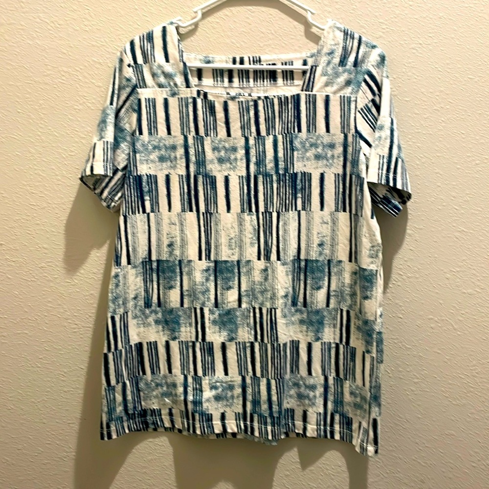Coral Bay women’s  blue & white Large size square neck blouse. Pre-owned.